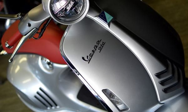 Vespa ベスパ 946はオシャレな原付125ccスクーターだよ はじめてバイク Vespa ベスパ 946はオシャレな原付125ccスクーターだよ はじめてバイク