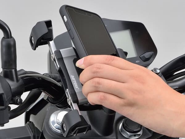 人気 おすすめ デイトナ バイク用 スマートフォンホルダー３プラス