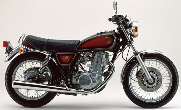 ついに Sr400 もfinal Editionか クラシック感の強いカラーが渋かっこいい はじめてバイク