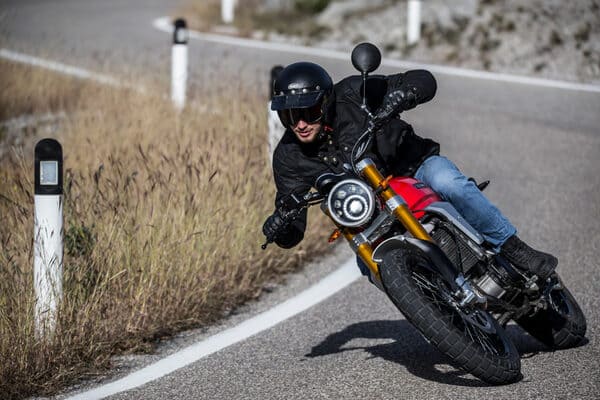 ドラゴン桜に出てきたバイクの画像