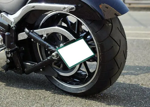 バイクのサイドナンバープレートの画像
