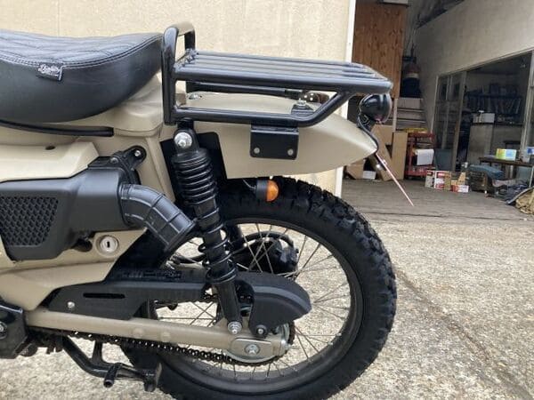 リアフェンダーカットされたCT125ハンターカブの画像