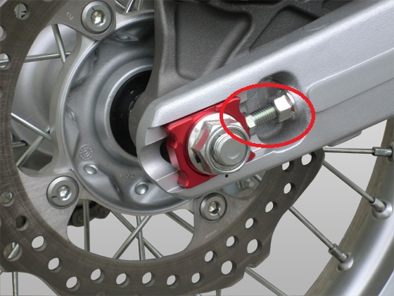 初心者でも出来るバイクのチェーン調整方法 注意点や使用工具の説明 はじめてバイク