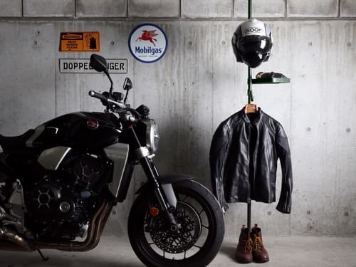 バイク乗りの為の収納ラック２選 ドッペルギャンガー から無骨でかっこいい収納用品 はじめてバイク