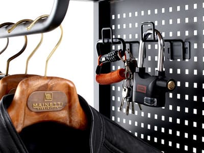 バイク乗りの為の収納ラック２選 ドッペルギャンガー から無骨でかっこいい収納用品 はじめてバイク